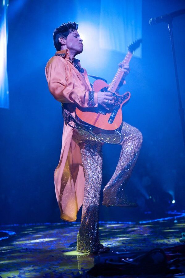 Prince pulls discography from Spotify and Apple